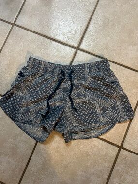 The North Face Navy Patterned Drawstring Athletic Shorts